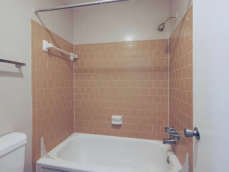 Modern Living in the Heart of Northlake — Photo 64