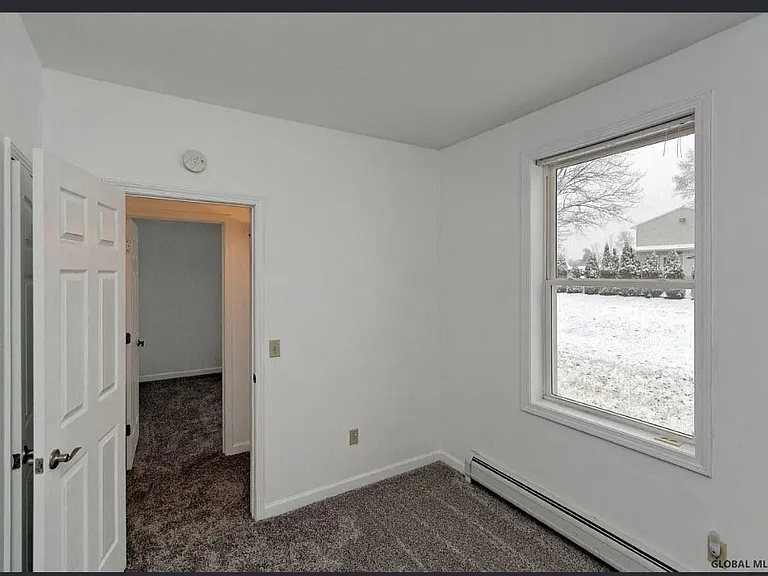 133 Cary Rd — Photo 5