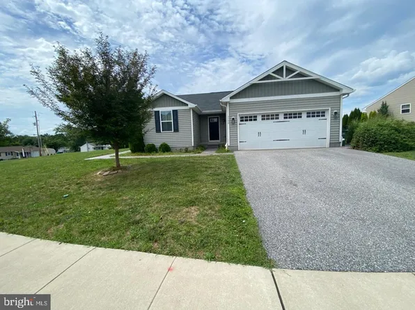 3190 Fox Ridge East Dr E, Dover, PA 17315