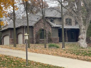 3019 Thaddeus Rd SW, Rochester, MN 55902