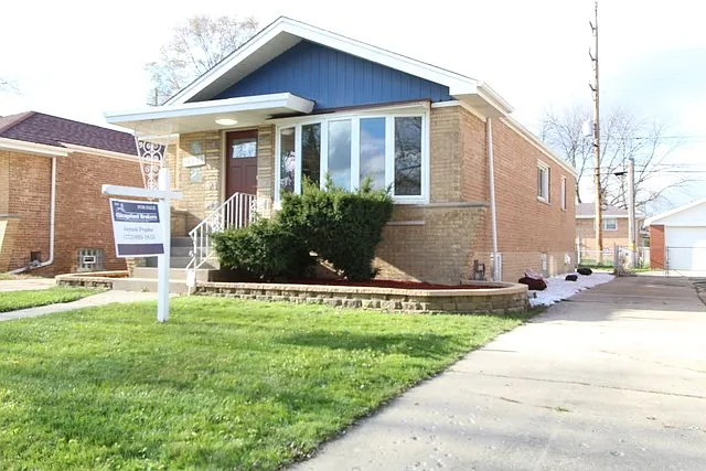 14328 Kimbark Ave photo 1