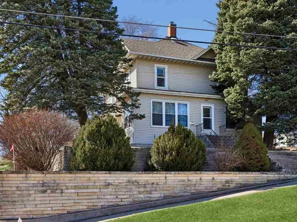 410 Ella St, Riverside, IA 52327