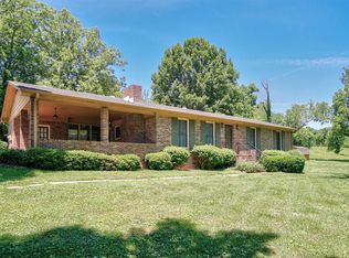 3 Briarhill Dr, Fayetteville, TN 37334
