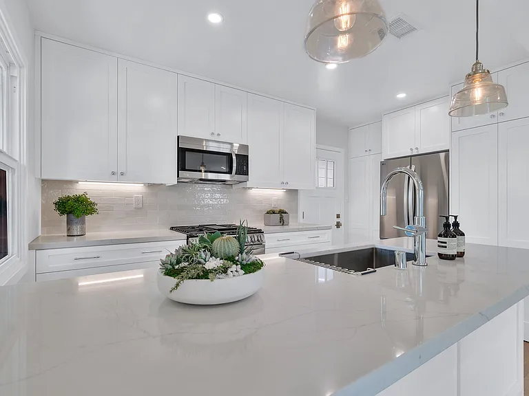 1022 Grant St #A — Photo 9