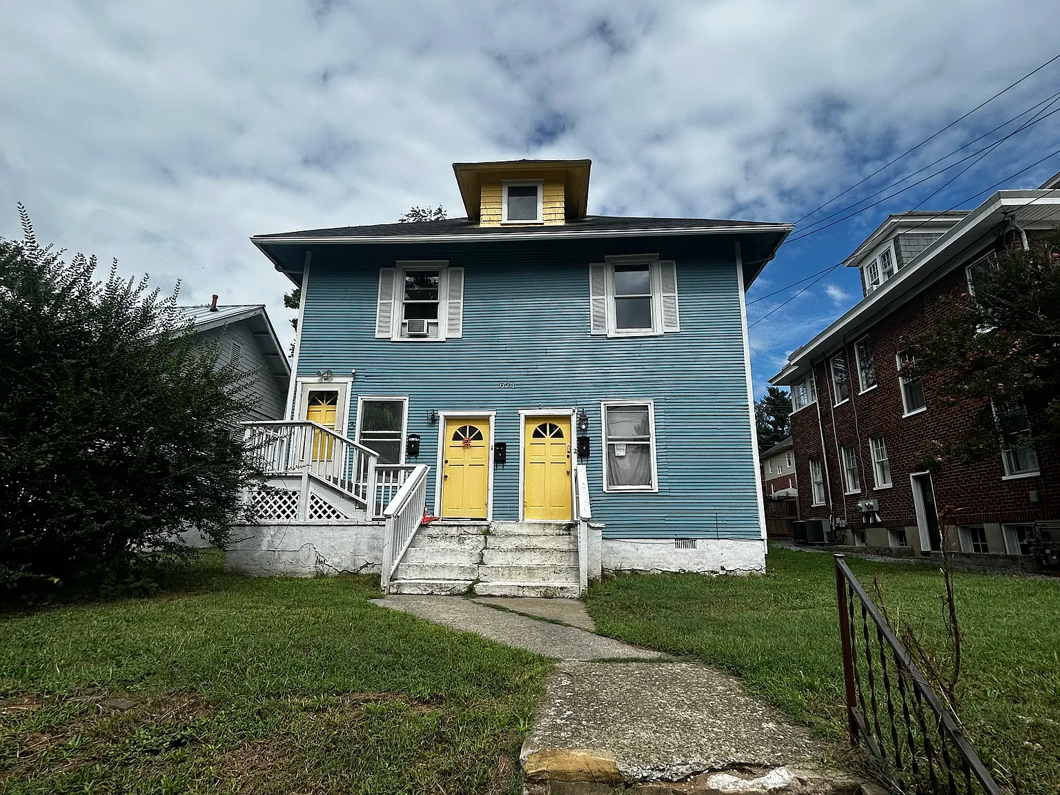 2 bed, 700 sqft, $1,300 — Photo 1