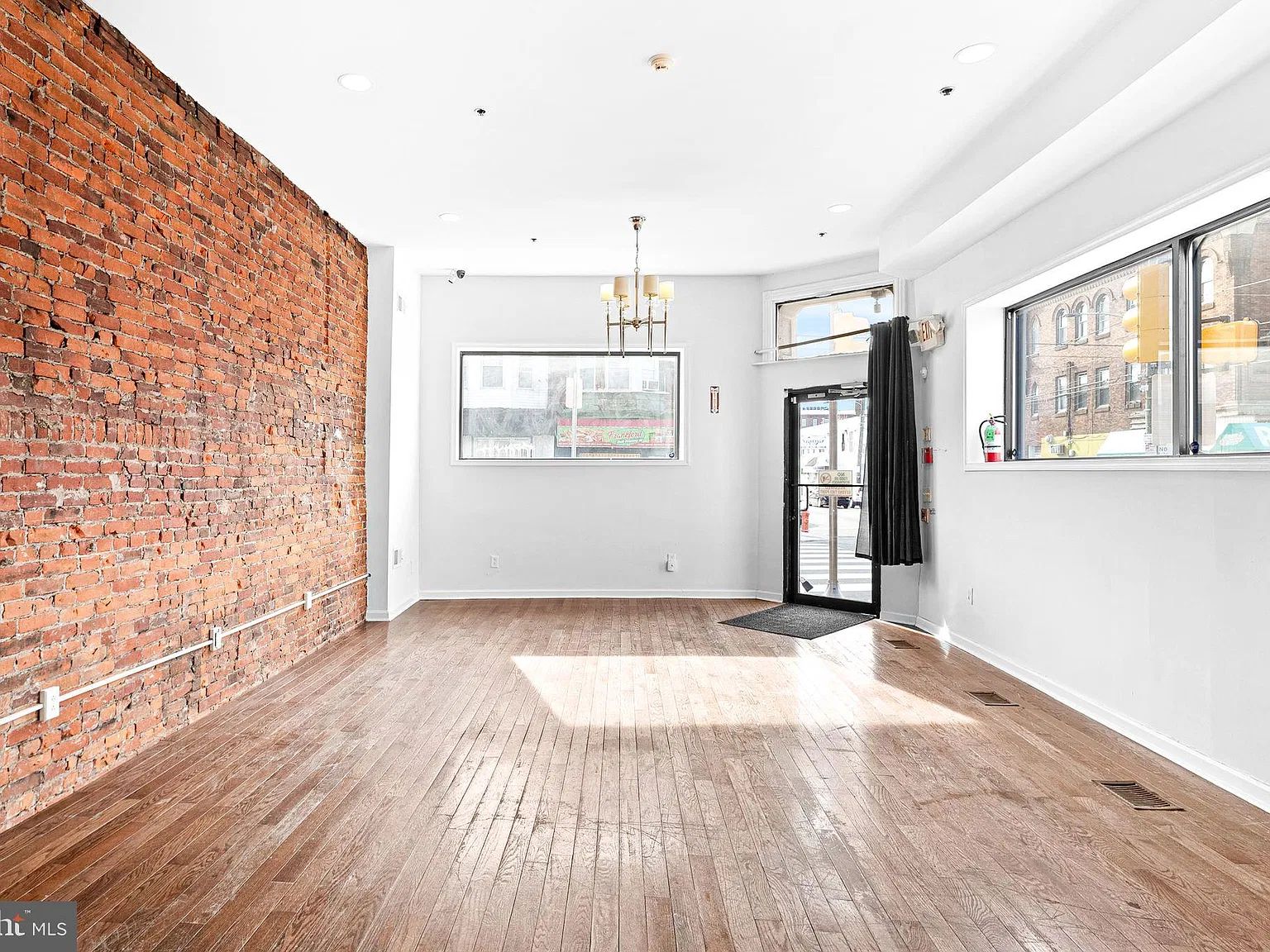 Studio, 1.0 bath, 3500 sqft, $1,099 — Photo 4