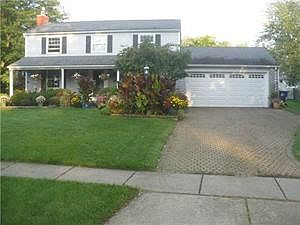 1st image of 29 Sunbury Ct