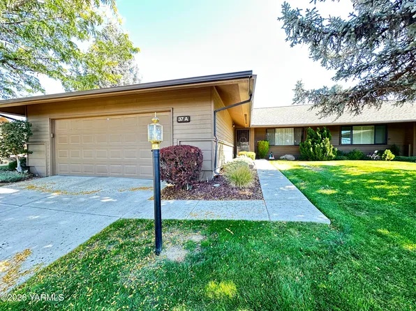 101 N 48th Ave APT 37A, Yakima, WA 98908