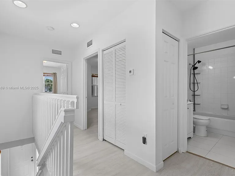8206 SW 29th St — Photo 7
