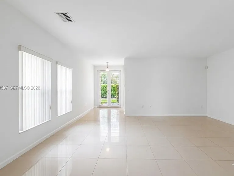 2780 SW 33rd Ave — Photo 5