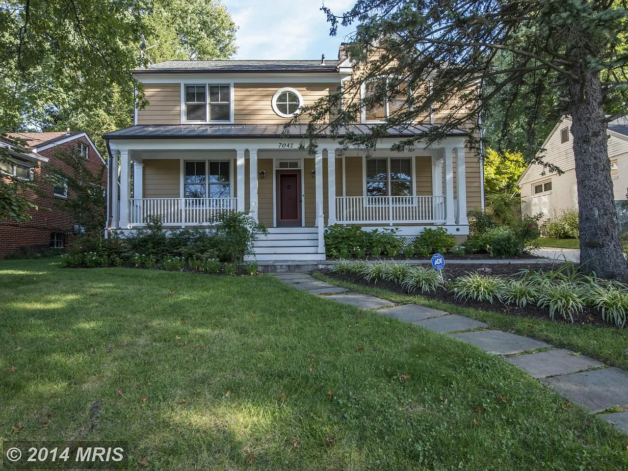 7041 Western Ave NW photo 1