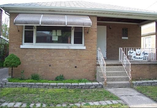 1st image of 108 W Webb St