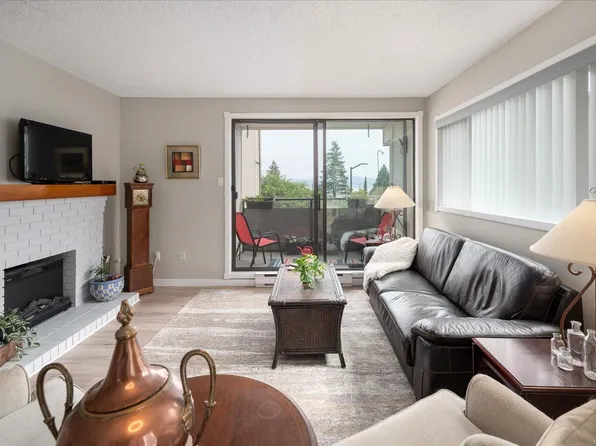 309 Morison Ave #201, Parksville, BC V9P 1M6