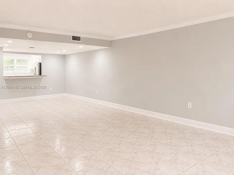 1607 NE 105th St #3-7 — Photo 9