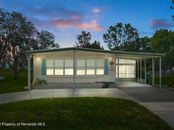 8216 Stockholm St, Brooksville, FL 34613