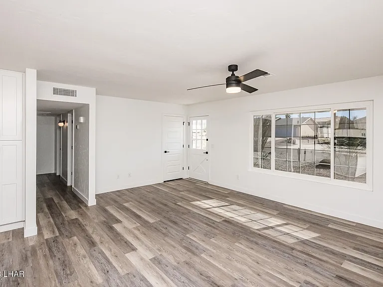 3705 Challenger Dr — Photo 18