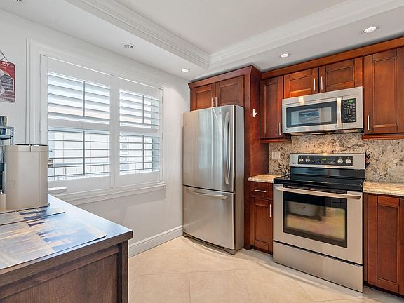 5th image of 930 Dogwood Drive #457