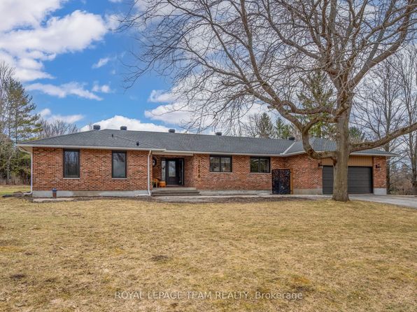 1056 Heenan Ter, Ottawa, ON K4M 1J2