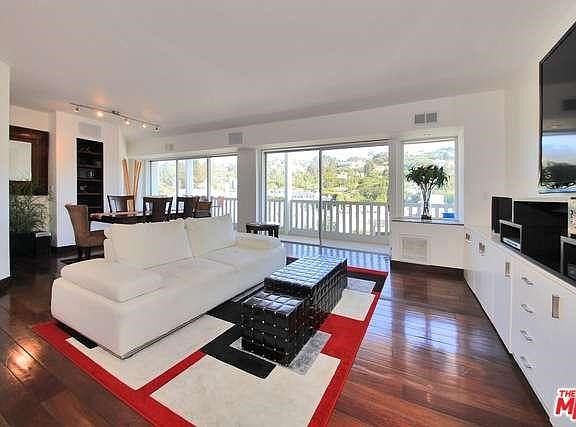 3rd image of 999 N Doheny Dr APT 143