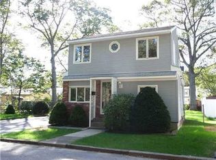11 Winter Harbor Ave, Riverside, RI 02915
