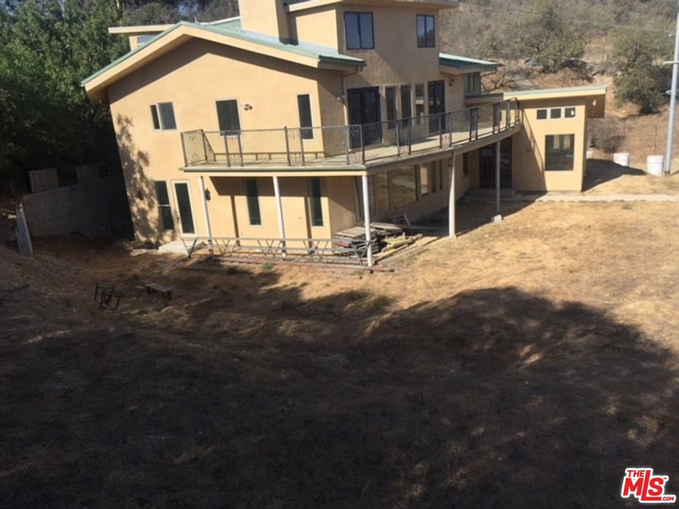 1st image of 16996 W Mulholland Dr