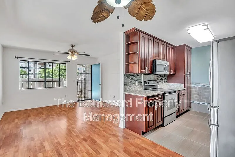 2 bed, 1.0 bath, 701 sqft, $2,760 — Photo 3