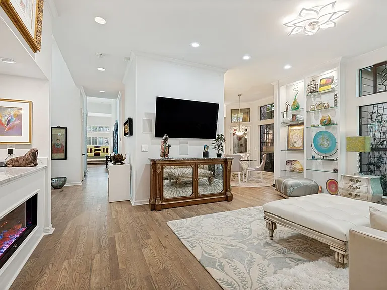 6908 Park Ln — Photo 11
