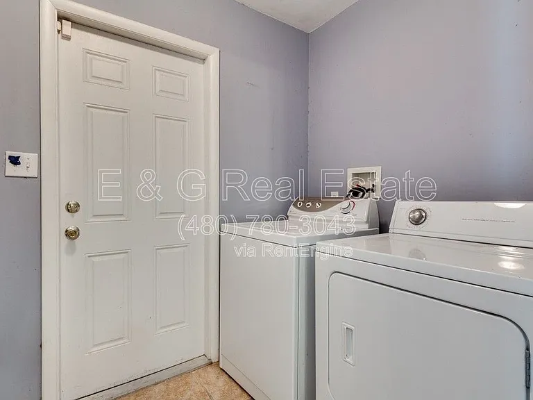 1308 W 6th St — Photo 19
