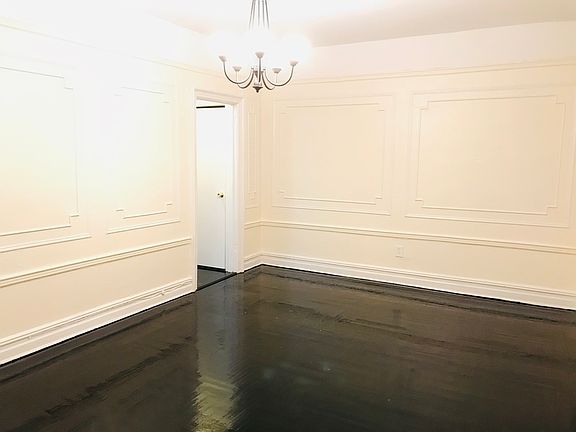 4th image of 320 Empire Blvd APT 2F