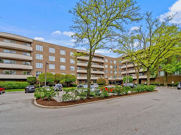 2nd image of 7201 N Lincoln Ave APT 205