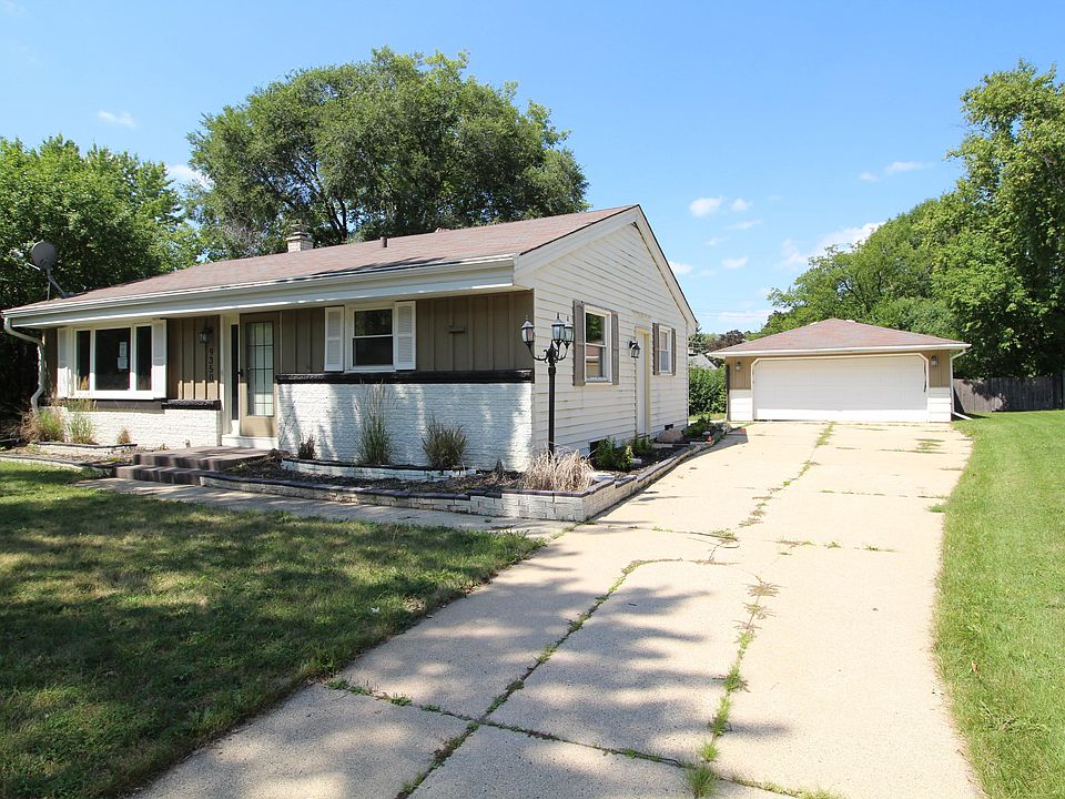 1st image of 9350 W Brentwood Ct