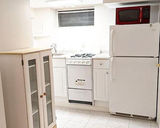 2nd image of 628 N Columbus St