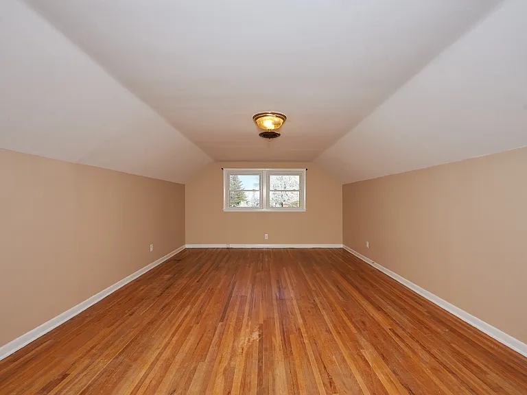 1716 Woodside Dr — Photo 7