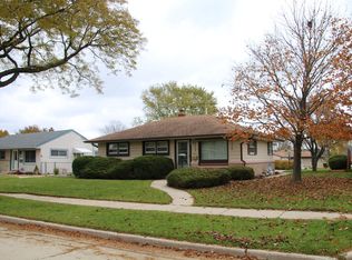 2880 S 93rd St, West Allis, WI 53227