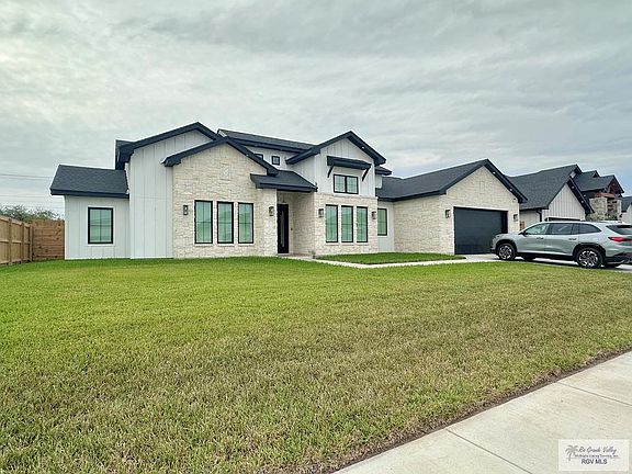 2nd image of 6266 Queens Woods