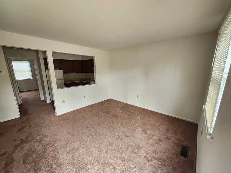 330 W. Eighth Street 9-600 — Photo 2