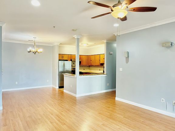2nd image of 914 Del Negro Ct