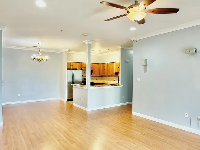 914 Del Negro Ct — Photo 2