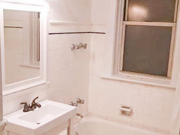 5th image of 1037 W North Shore Ave APT 2N
