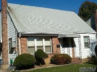 665 Christie St, Hempstead, NY 11550