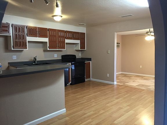 4th image of 4108 E Willow Ave
