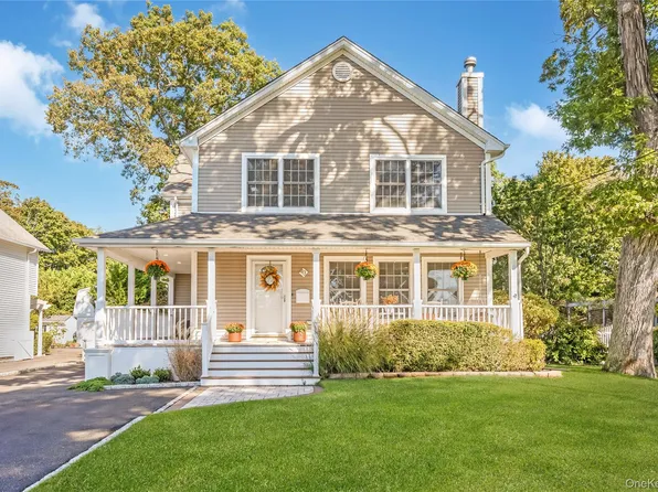 43 Pine Street, Sayville, NY 11782