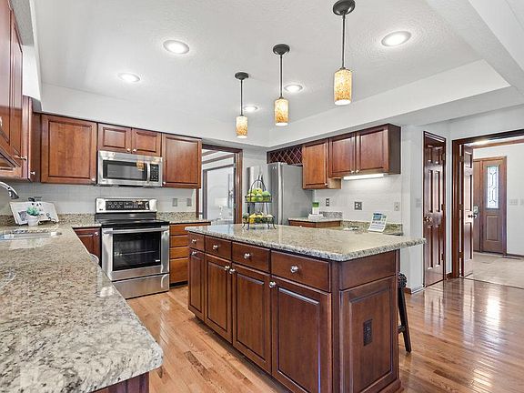 3rd image of 7326 Penneyroyal Pl