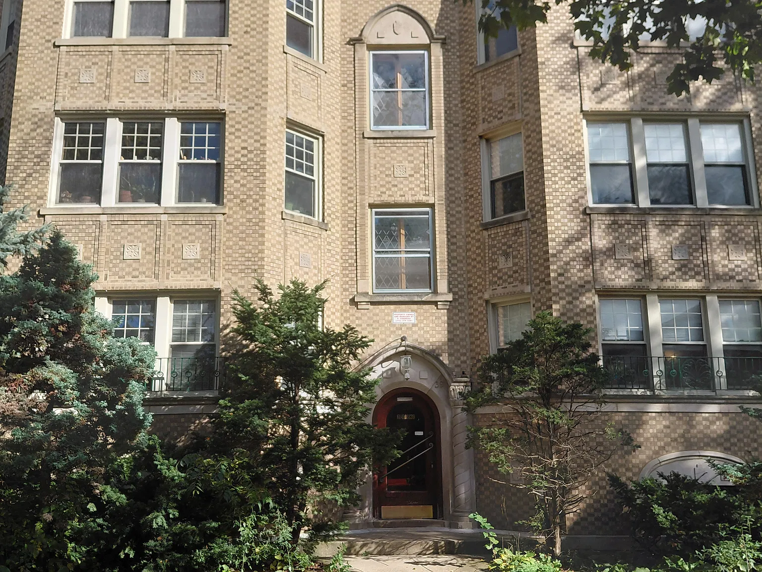 2 bed, 1800 sqft, $1,800 — Photo 1