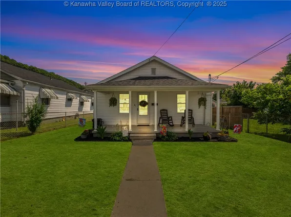 1328 13th St, Nitro, WV 25143