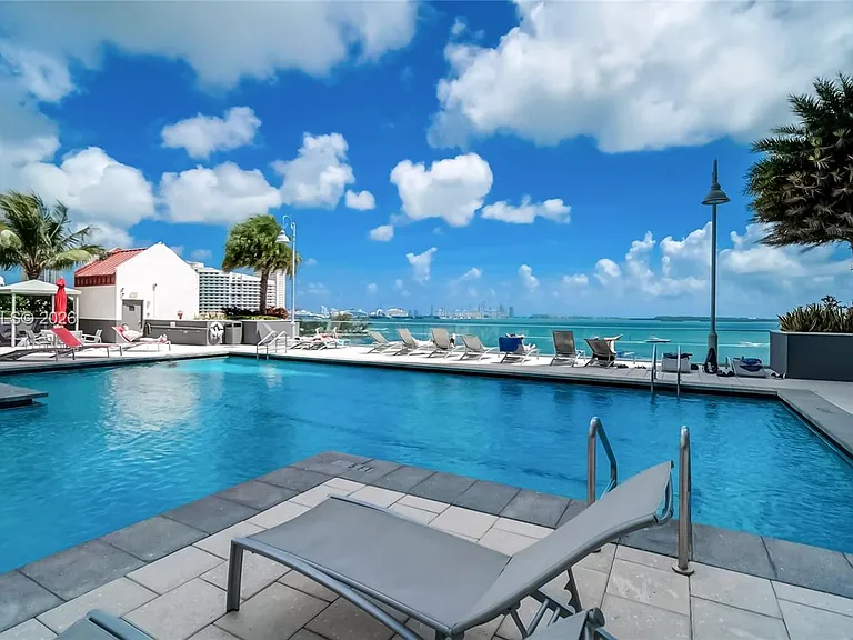 1155 Brickell Bay Dr #2701 — Photo 30