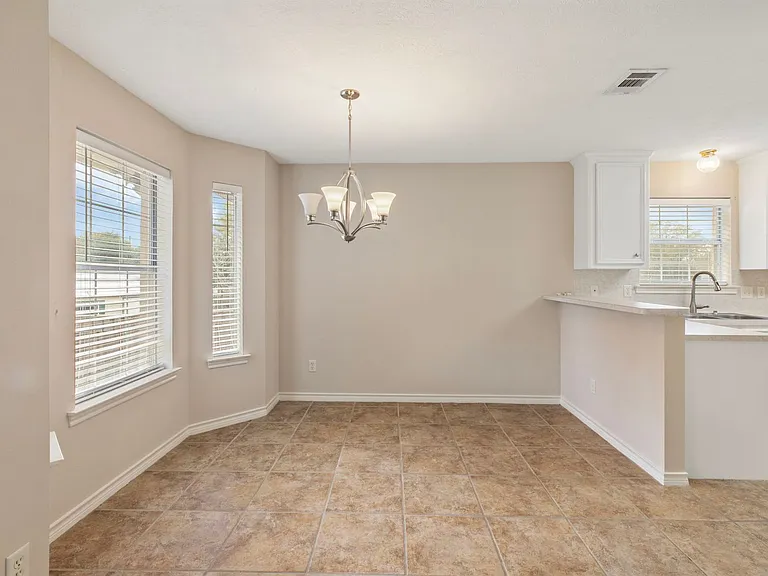 2511 Westwood Main Dr — Photo 8