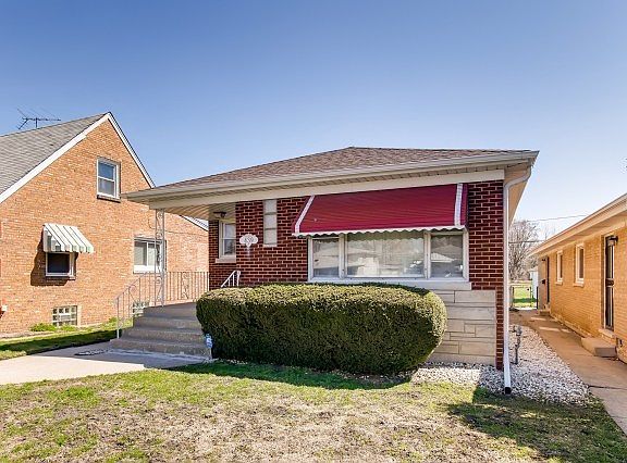 3rd image of 439 Greenbay Ave