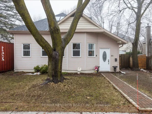 86 John St, Barrie, ON L4N 2K5