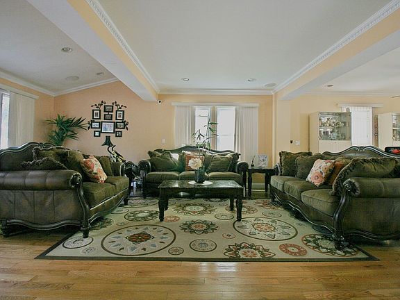 5th image of 8850 242nd St
